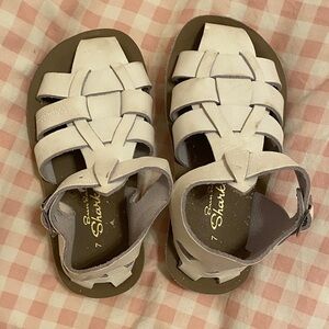 Chic White Kids Sandals by 7 Sharks